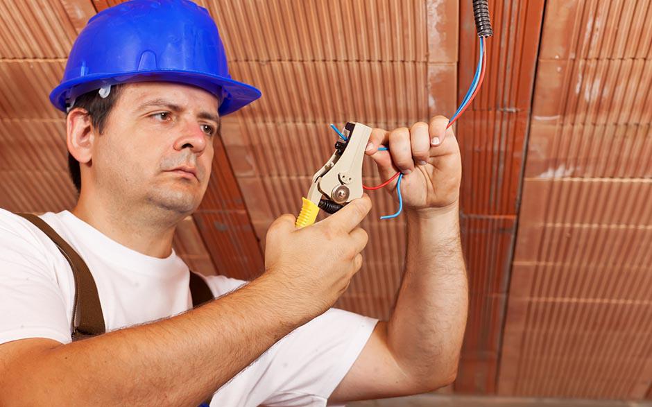 je recherche un électricien Magnanville